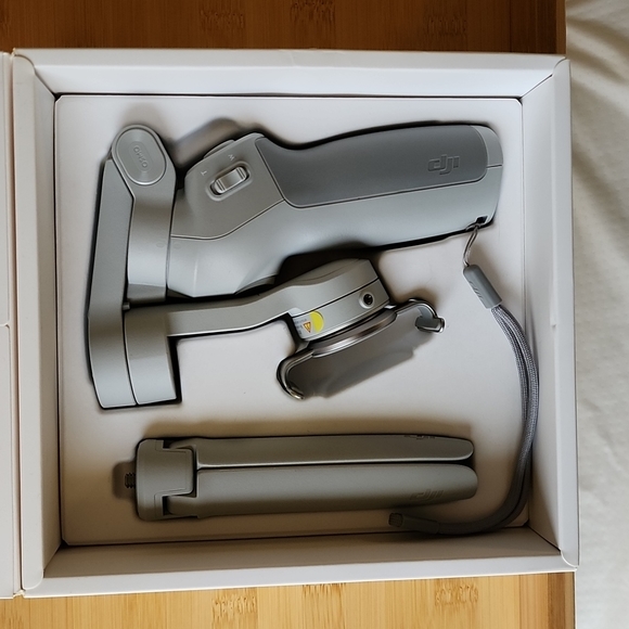 DJI OM4 smartphone stabilizer - Picture 2 of 4
